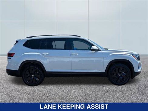 Certified 2026 Volkswagen Atlas SE w/ Panoramic Sunroof Package FWD image 6