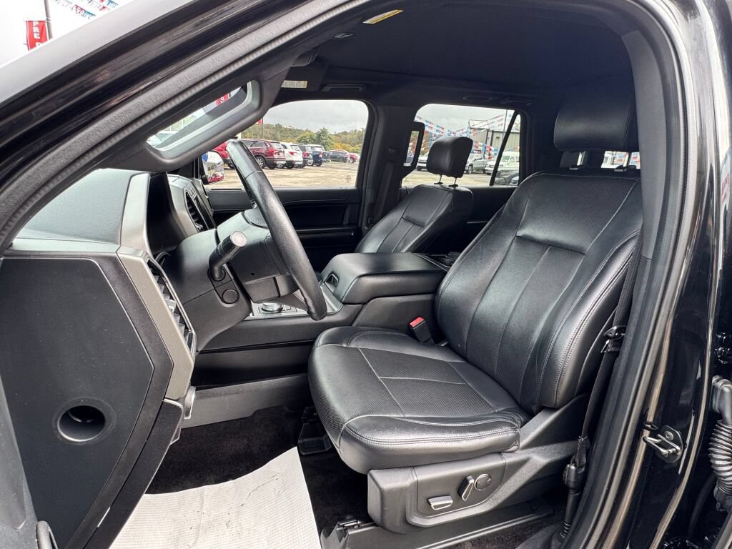 Used 2018 Ford Expedition Max XLT w/ Equipment Group 202A AWD/4WD image 15