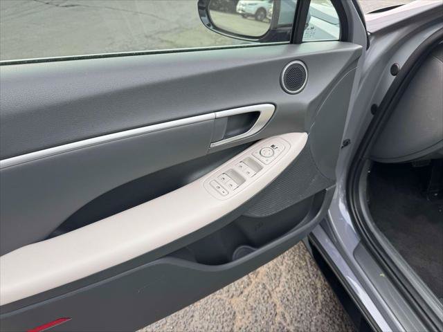 Used 2024 Hyundai Sonata SEL FWD image 17
