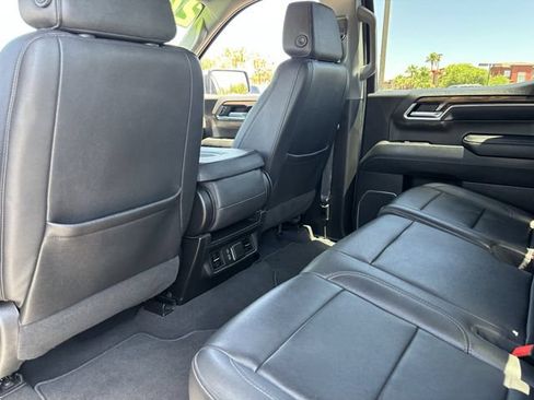 Used 2024 GMC Sierra 1500 SLT AWD/4WD image 17