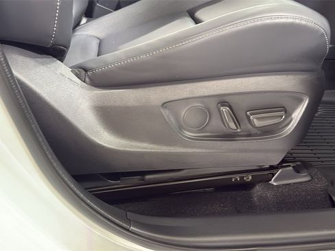 Certified 2026 Toyota Crown Platinum image 20