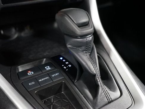 Certified 2024 Toyota RAV4 XLE image 21