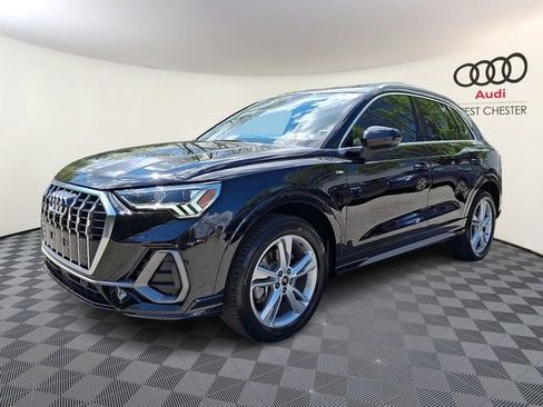 Certified 2023 Audi Q3 2.0T Premium w/ Convenience Package AWD/4WD image 3