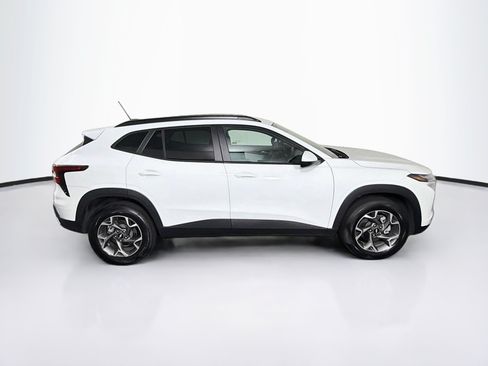 Used 2026 Chevrolet Trax LT FWD image 10