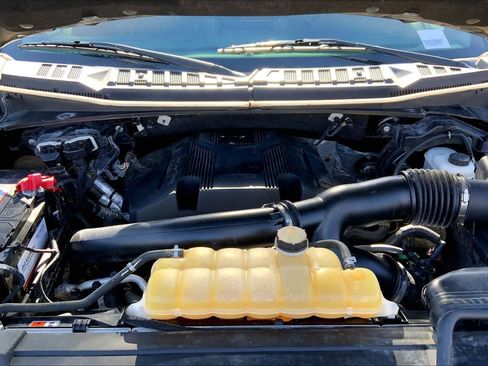 Used 2018 Ford F150 XLT w/ Equipment Group 302A Luxury image 32