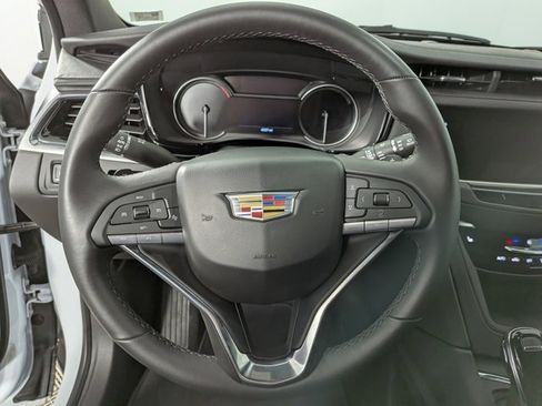 Certified 2025 Cadillac XT6 Luxury image 20