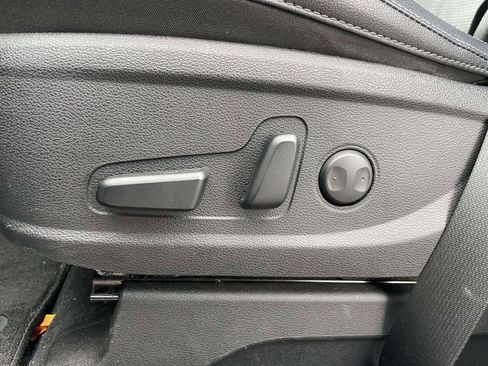 Used 2023 Kia Telluride EX w/ EX Captain's Chair Package image 16