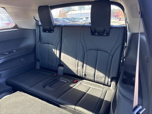 Used 2023 INFINITI QX60 Sensory w/ Cargo Package image 12