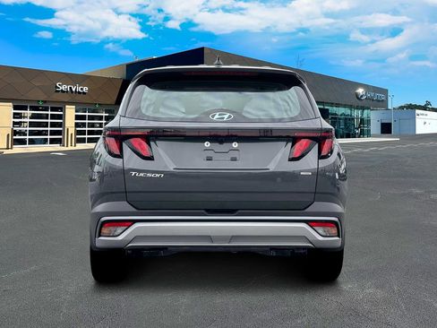 New 2026 Hyundai Tucson SE image 7