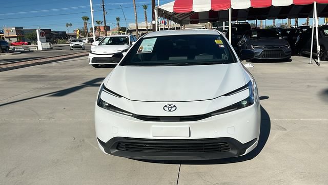 Used 2025 Toyota Prius LE FWD image 2