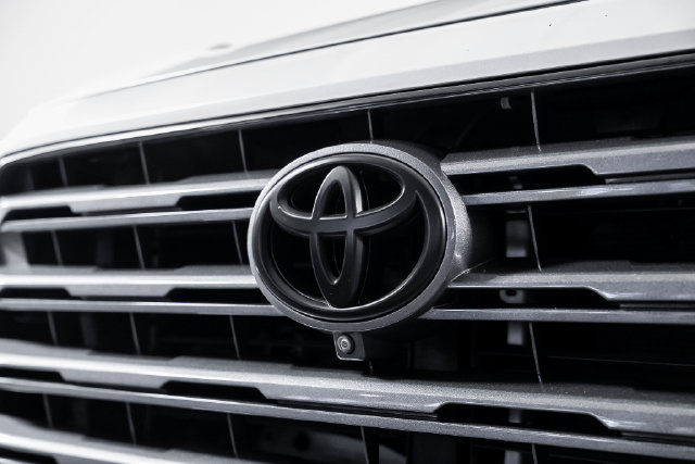 Used 2023 Toyota Sequoia Limited w/ Tow Technology Package RWD image 9