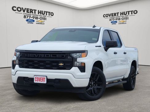 Used 2023 Chevrolet Silverado 1500 Custom AWD/4WD image 1