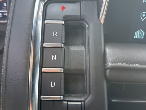 Used 2022 Chevrolet Suburban Z71 w/ Z71 Off-Road Package image 23