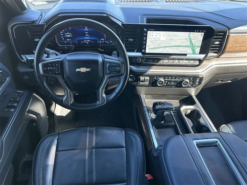 Used 2022 Chevrolet Silverado 1500 High Country w/ Technology Package image 17