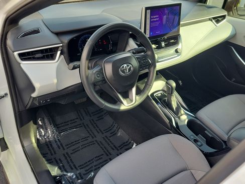 Certified 2025 Toyota Corolla SE w/ SE Premium Package FWD image 15