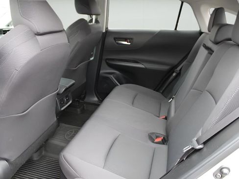 Certified 2021 Toyota Venza LE image 19