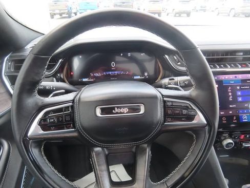 Used 2023 Jeep Grand Cherokee L Overland w/ Advanced Protech Group III AWD/4WD image 39