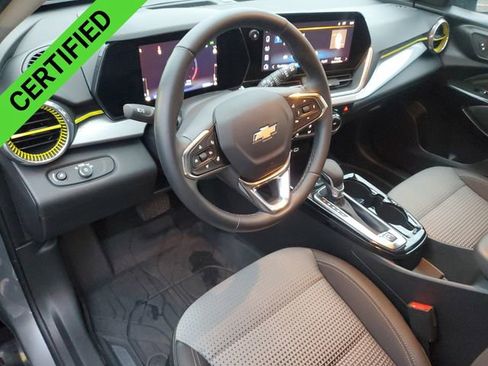 Certified 2024 Chevrolet Trax LT w/ Driver Confidence Package image 11