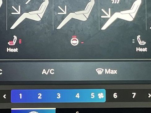 Certified 2025 Jeep Compass Limited w/ High Altitude Package image 8