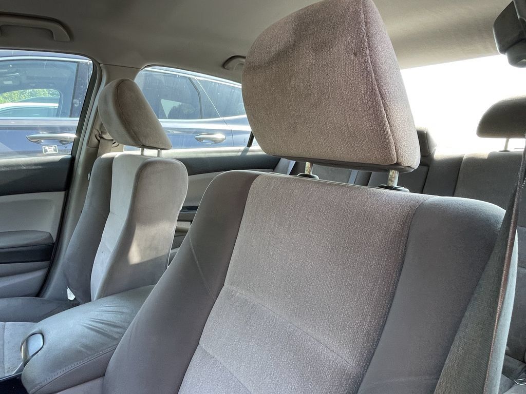 Used 2009 Honda Accord LX-P image 7