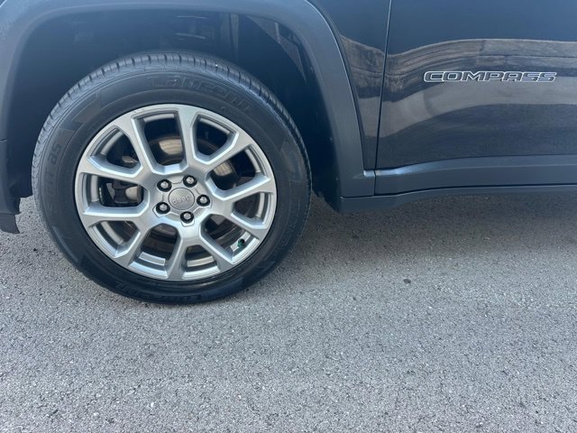 Used 2022 Jeep Compass Latitude AWD/4WD image 19