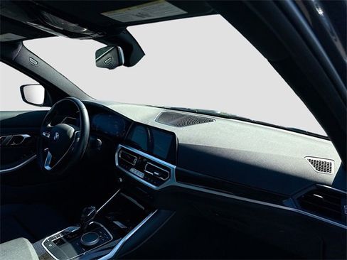 Used 2021 BMW 330e xDrive 330e xDrive w/ Premium Package image 32