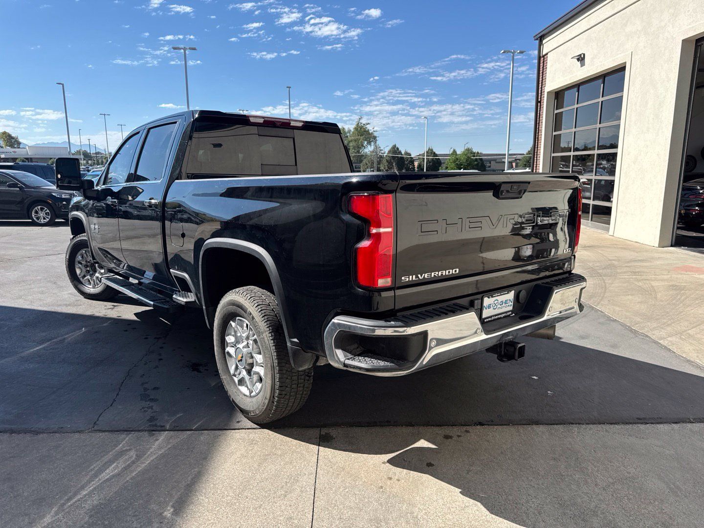 Used 2024 Chevrolet Silverado 2500 LTZ w/ LTZ Texas Edition AWD/4WD image 6