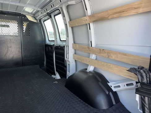 Used 2024 Chevrolet Express 2500 w/ Driver Convenience Package image 9