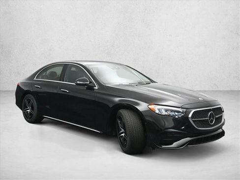 New 2026 Mercedes-Benz E 350 4MATIC Sedan image 4