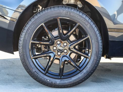 New 2026 Land Rover Range Rover Velar Dynamic SE image 11