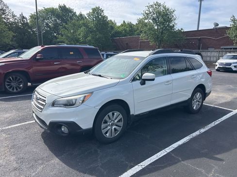 Used 2017 Subaru Outback 2.5i Premium AWD/4WD image 12