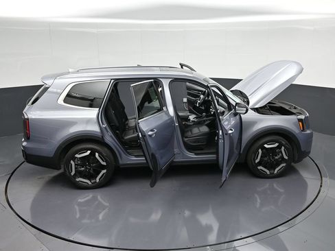 Used 2025 Kia Telluride EX FWD image 38