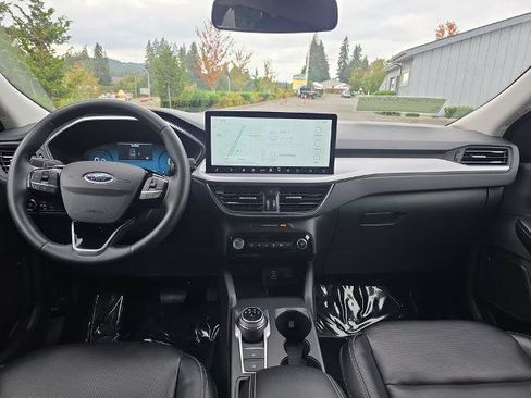 Certified 2024 Ford Escape Platinum AWD/4WD image 6