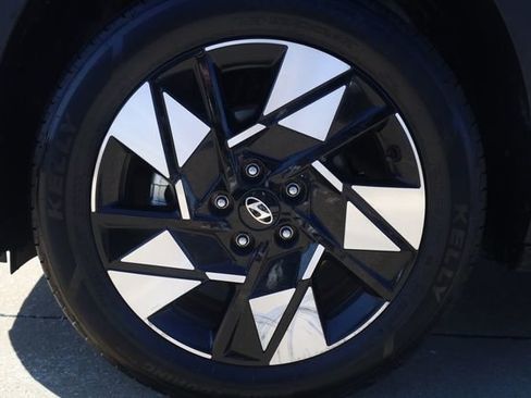 Certified 2025 Hyundai Kona SEL image 7