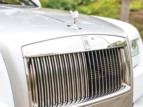 Used 2012 Rolls-Royce Ghost RWD image 10
