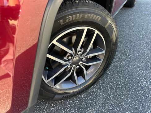 Used 2019 Jeep Grand Cherokee Limited image 10