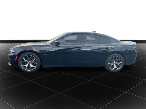 Used 2017 Dodge Charger R/T w/ Plus Group image 2