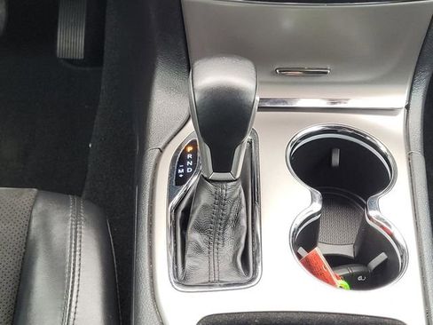 Used 2019 Jeep Grand Cherokee Altitude RWD image 16