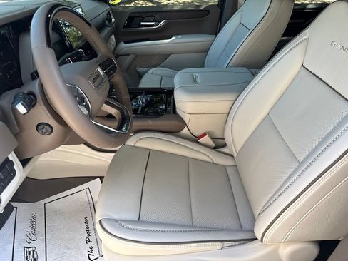 New 2026 GMC Yukon XL Denali w/ Denali Reserve Package AWD/4WD image 9