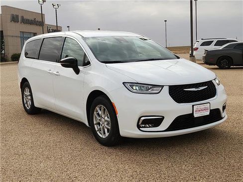 New 2026 Chrysler Pacifica Select FWD image 6