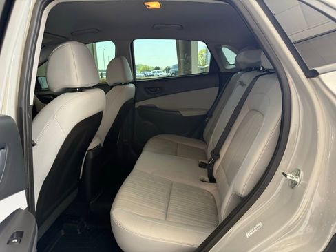 Used 2022 Hyundai Kona SEL image 16