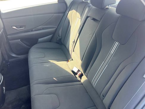 Used 2025 Hyundai Elantra SEL FWD image 26
