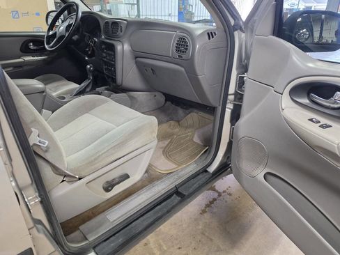 Used 2005 Chevrolet TrailBlazer EXT 4WD w/ LS Preferred Equipment Group image 16