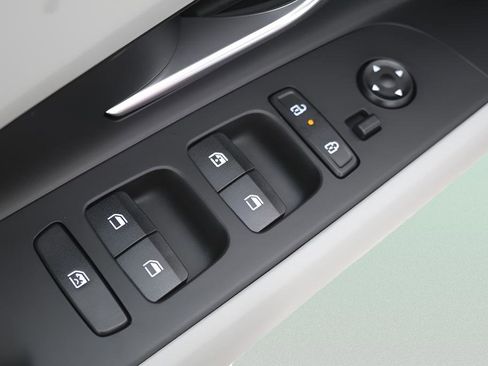 New 2025 Hyundai Elantra Limited FWD image 23