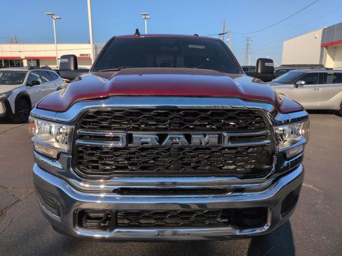 Used 2024 RAM 2500 Tradesman w/ Chrome Appearance Group AWD/4WD image 8