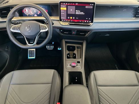 New 2026 Volkswagen Tiguan SE R-Line FWD image 11