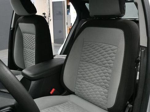 Used 2021 Chevrolet Equinox LS AWD/4WD image 27