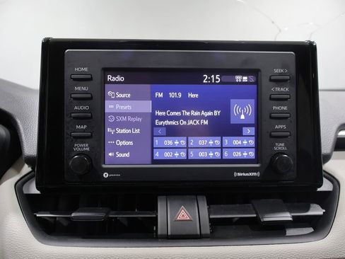 Used 2021 Toyota RAV4 XLE AWD/4WD image 26