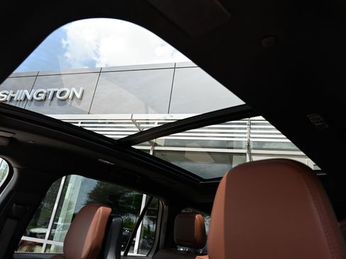 Used 2026 Lincoln Aviator Reserve AWD/4WD image 34