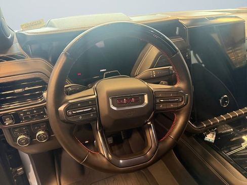 Used 2025 GMC Yukon XL AT4 Ultimate AWD/4WD image 12